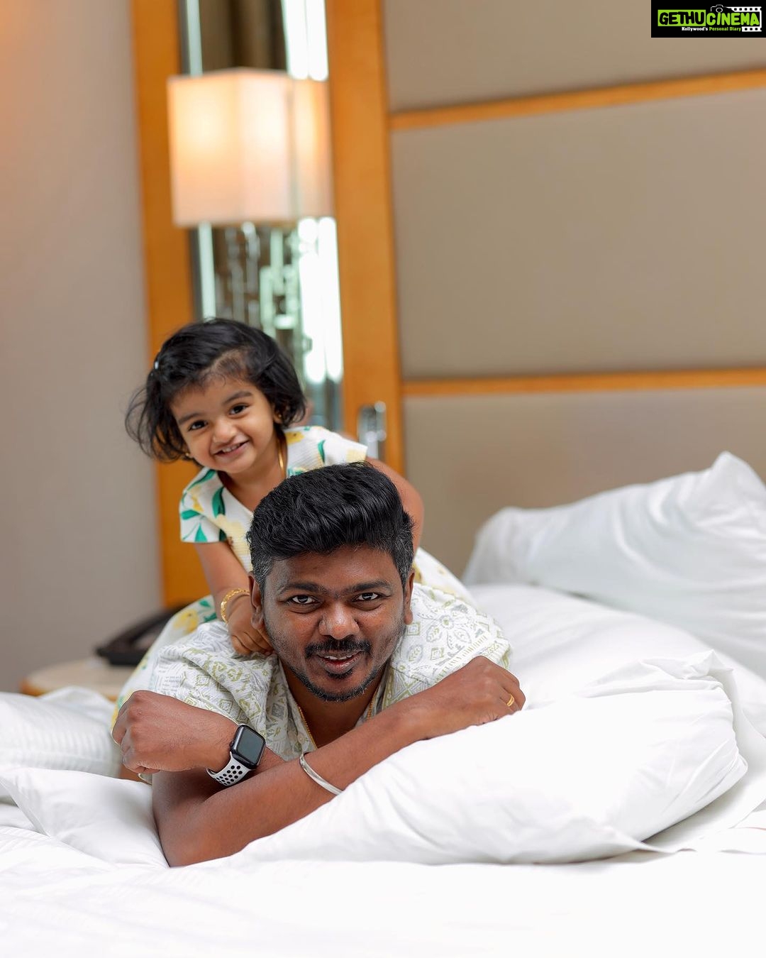 Sridevi Ashok Instagram - That’s our Sunday family time …🥰❤️ @ashok_chintala @sitara_chintala #srideviashok #familytime #familyphotography #westinchennai #couplegoals #fashionstyle #fashionblogger #fashionable #chennaiinfluencer #westin #marriottbonvoy #marriott The Westin Chennai Velachery