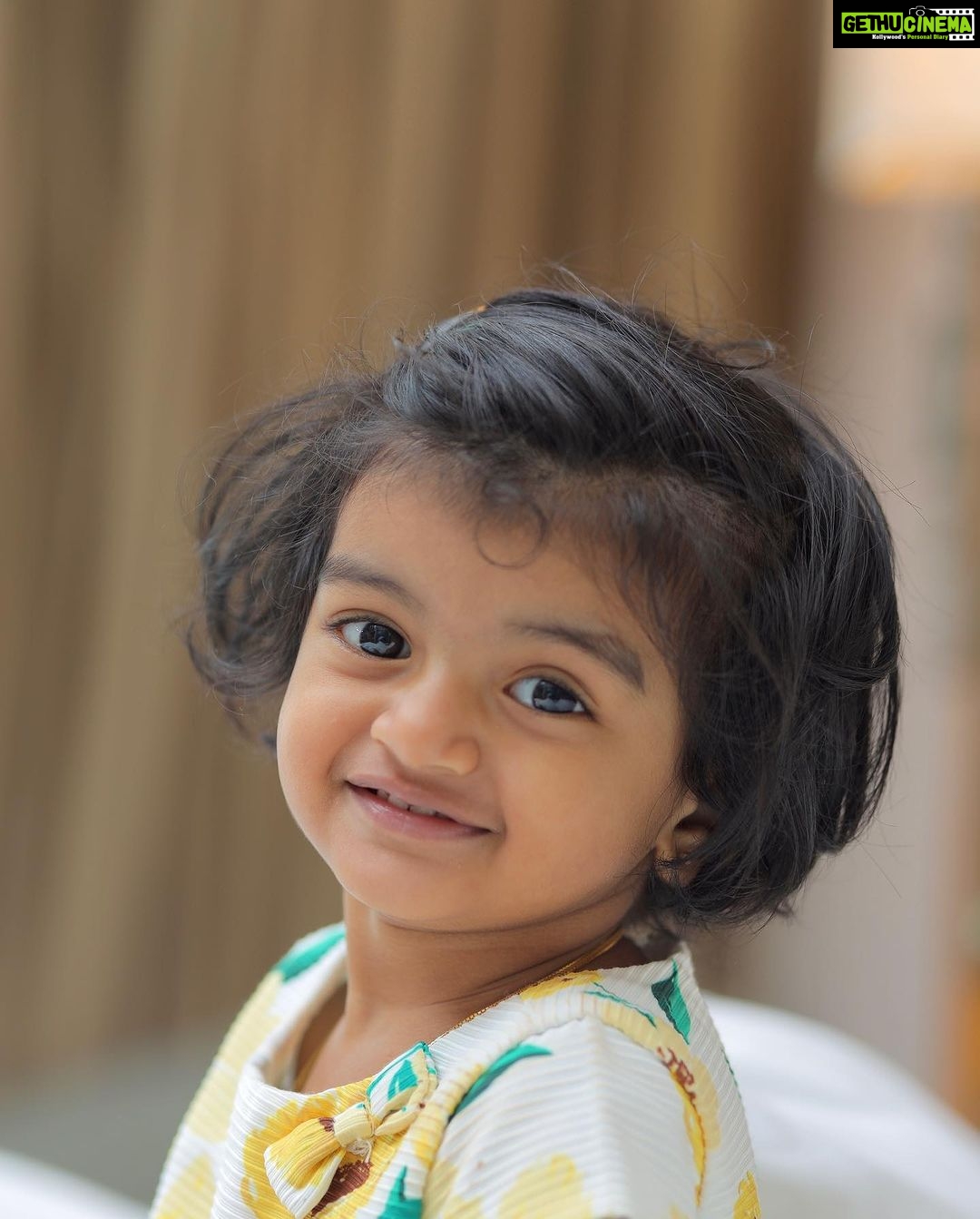 Sridevi Ashok Instagram - That’s our Sunday family time …🥰❤️ @ashok_chintala @sitara_chintala #srideviashok #familytime #familyphotography #westinchennai #couplegoals #fashionstyle #fashionblogger #fashionable #chennaiinfluencer #westin #marriottbonvoy #marriott The Westin Chennai Velachery