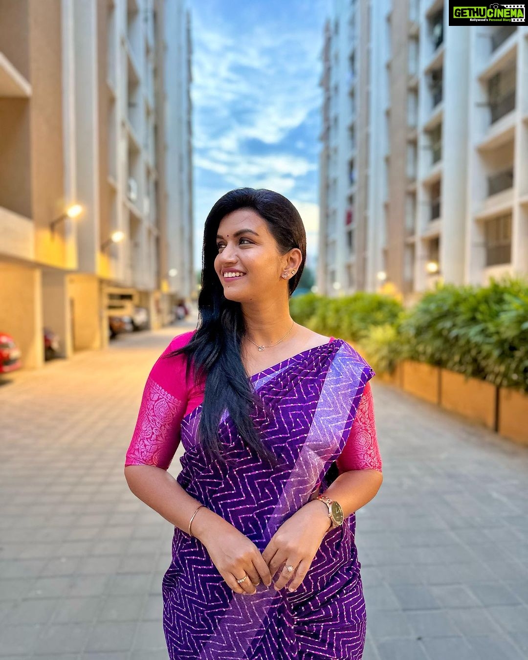 Sridevi Ashok Instagram - A woman wearing a saree for sure is a wonder woman. Saree : @spscollections2023 Checkout @spscollections2023 for exclusive collection of sarees and Kurtis. #srideviashok #sareecollection #mysareecollection Chennai, India