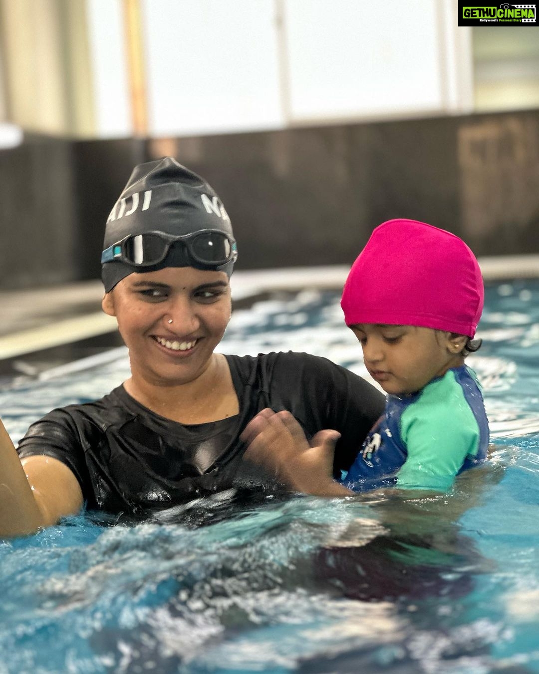 Sridevi Ashok Instagram - Swimming 🏊♀️ 🏊♂️ Date with @ashok_chintala @sitara_chintala Chennai, India