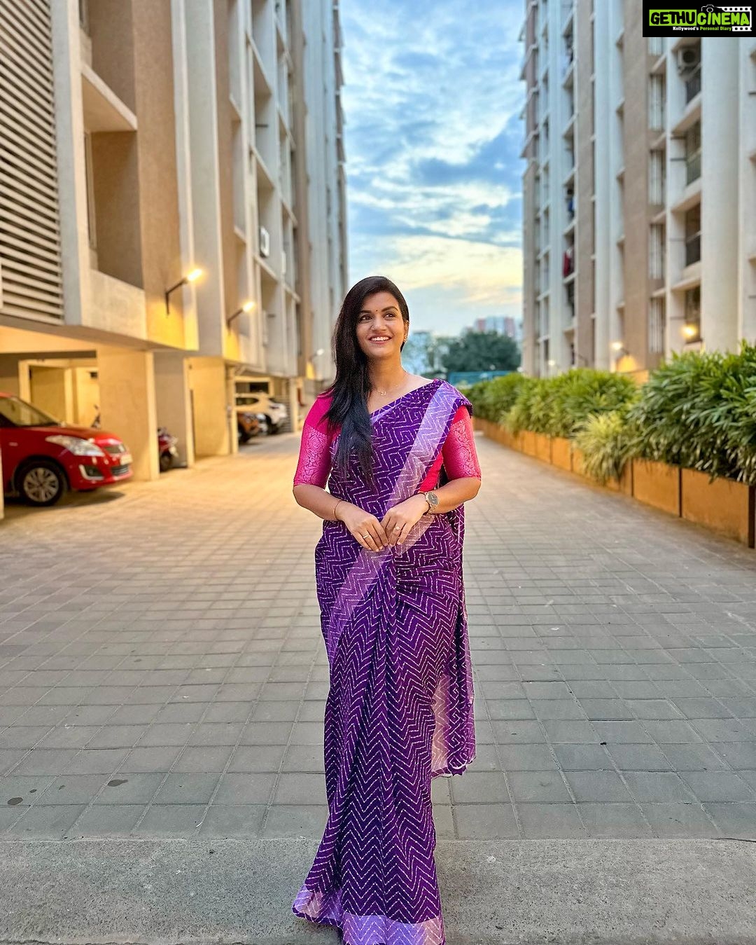 Sridevi Ashok Instagram - A woman wearing a saree for sure is a wonder woman. Saree : @spscollections2023 Checkout @spscollections2023 for exclusive collection of sarees and Kurtis. #srideviashok #sareecollection #mysareecollection Chennai, India