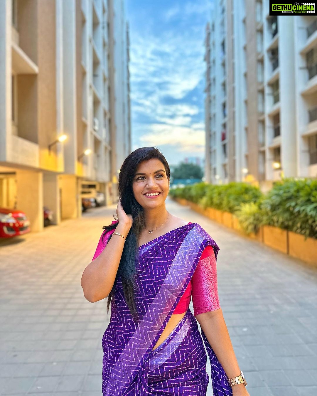 Sridevi Ashok Instagram - A woman wearing a saree for sure is a wonder woman. Saree : @spscollections2023 Checkout @spscollections2023 for exclusive collection of sarees and Kurtis. #srideviashok #sareecollection #mysareecollection Chennai, India