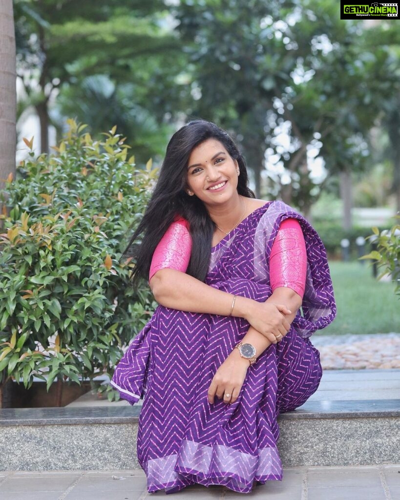 Sridevi Ashok Instagram - A woman wearing a saree for sure is a wonder woman. Saree : @spscollections2023 Checkout @spscollections2023 for exclusive collection of sarees and Kurtis. #srideviashok #sareecollection #mysareecollection Chennai, India