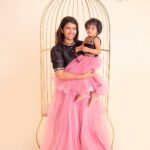 Sridevi Ashok Instagram - Birthday photoshoot for @sitara_chintala Photography: @snugglebunnyphotography Combo dress : @io__fashion #srideviashok #birthdayphotoshoot #momanddaughter #momanddaughterdress #combodress Chennai, India