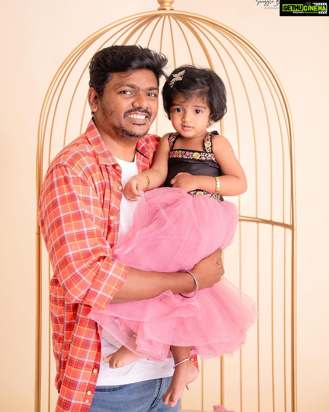 Sridevi Ashok Instagram - Birthday photoshoot for @sitara_chintala Photography: @snugglebunnyphotography Combo dress : @io__fashion #srideviashok #birthdayphotoshoot #momanddaughter #momanddaughterdress #combodress Chennai, India