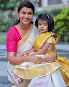 Sridevi Ashok Instagram - This is our Onam photoshoot.
@sitara_chintala you are soo grown up and looking damn cute.. 

We wish you all a Happy Onam 🫶❤️ 

Photography : @ashok_chintala 

#srideviashok #onamphotoshoot #onam #onam2023 #modelshoot #chennaiinfluencer #fashionblogger #fashionable #mommyblogger #chennaimommyblogger