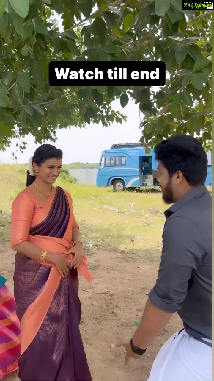 Sridevi Ashok Instagram - Fun at ponni shooting spot❤️ family fun 🤣🤣 @karthik_sasidharan_official @jananeprabhu_official @actor_yuvanrajnethrun @actor_varun_udhai_ @vedhasya2018