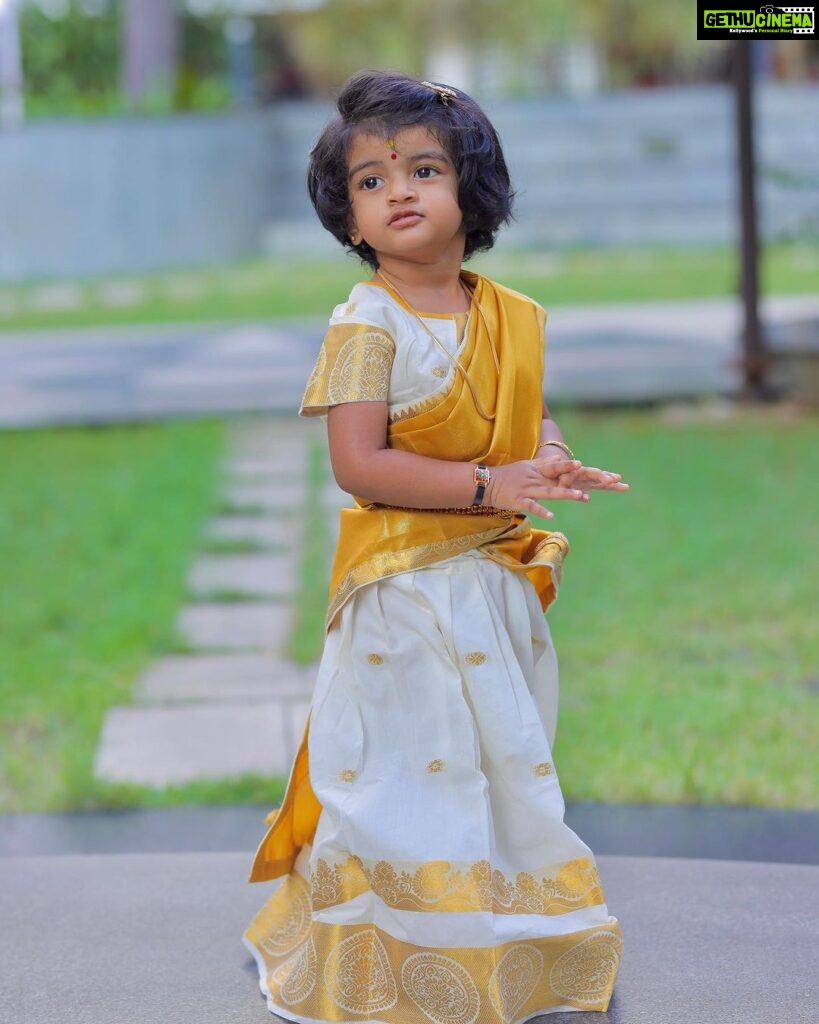 Sridevi Ashok Instagram - This is our Onam photoshoot. @sitara_chintala you are soo grown up and looking damn cute.. We wish you all a Happy Onam 🫶❤️ Photography : @ashok_chintala #srideviashok #onamphotoshoot #onam #onam2023 #modelshoot #chennaiinfluencer #fashionblogger #fashionable #mommyblogger #chennaimommyblogger Chennai, India