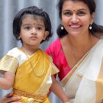 Sridevi Ashok Instagram - This is our Onam photoshoot. @sitara_chintala you are soo grown up and looking damn cute.. We wish you all a Happy Onam 🫶❤️ Photography : @ashok_chintala #srideviashok #onamphotoshoot #onam #onam2023 #modelshoot #chennaiinfluencer #fashionblogger #fashionable #mommyblogger #chennaimommyblogger Chennai, India