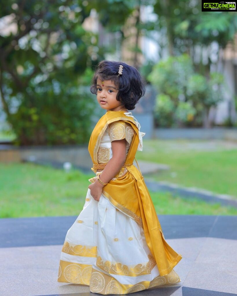 Sridevi Ashok Instagram - This is our Onam photoshoot. @sitara_chintala you are soo grown up and looking damn cute.. We wish you all a Happy Onam 🫶❤️ Photography : @ashok_chintala #srideviashok #onamphotoshoot #onam #onam2023 #modelshoot #chennaiinfluencer #fashionblogger #fashionable #mommyblogger #chennaimommyblogger Chennai, India