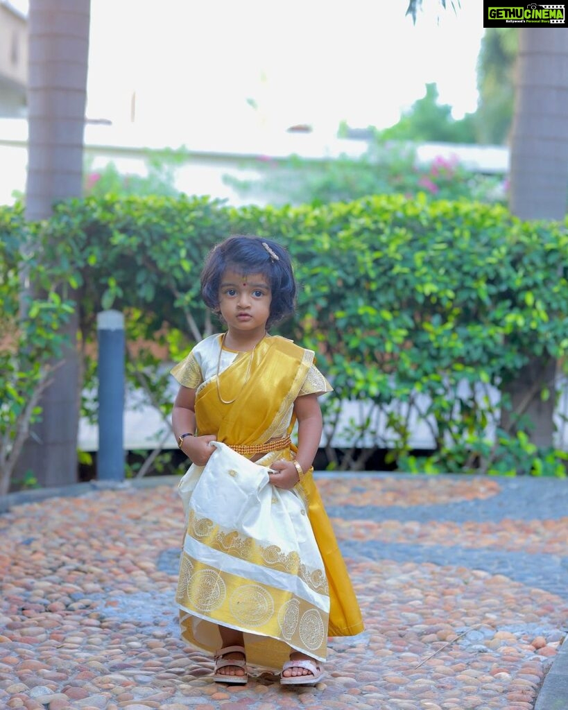 Sridevi Ashok Instagram - This is our Onam photoshoot. @sitara_chintala you are soo grown up and looking damn cute.. We wish you all a Happy Onam 🫶❤️ Photography : @ashok_chintala #srideviashok #onamphotoshoot #onam #onam2023 #modelshoot #chennaiinfluencer #fashionblogger #fashionable #mommyblogger #chennaimommyblogger Chennai, India