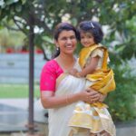 Sridevi Ashok Instagram - This is our Onam photoshoot. @sitara_chintala you are soo grown up and looking damn cute.. We wish you all a Happy Onam 🫶❤️ Photography : @ashok_chintala #srideviashok #onamphotoshoot #onam #onam2023 #modelshoot #chennaiinfluencer #fashionblogger #fashionable #mommyblogger #chennaimommyblogger Chennai, India