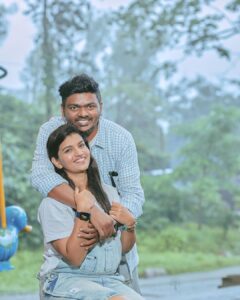 Sridevi Ashok Instagram - The struggle is real to get that 1 picture of us together ☹️ . She is like … you guys do what ever you want …. Kids have their own cute ways to show possessiveness and soo cute to watch them do so..

@ashok_chintala  @sitara_chintala 

Photography : @rootzstudios
