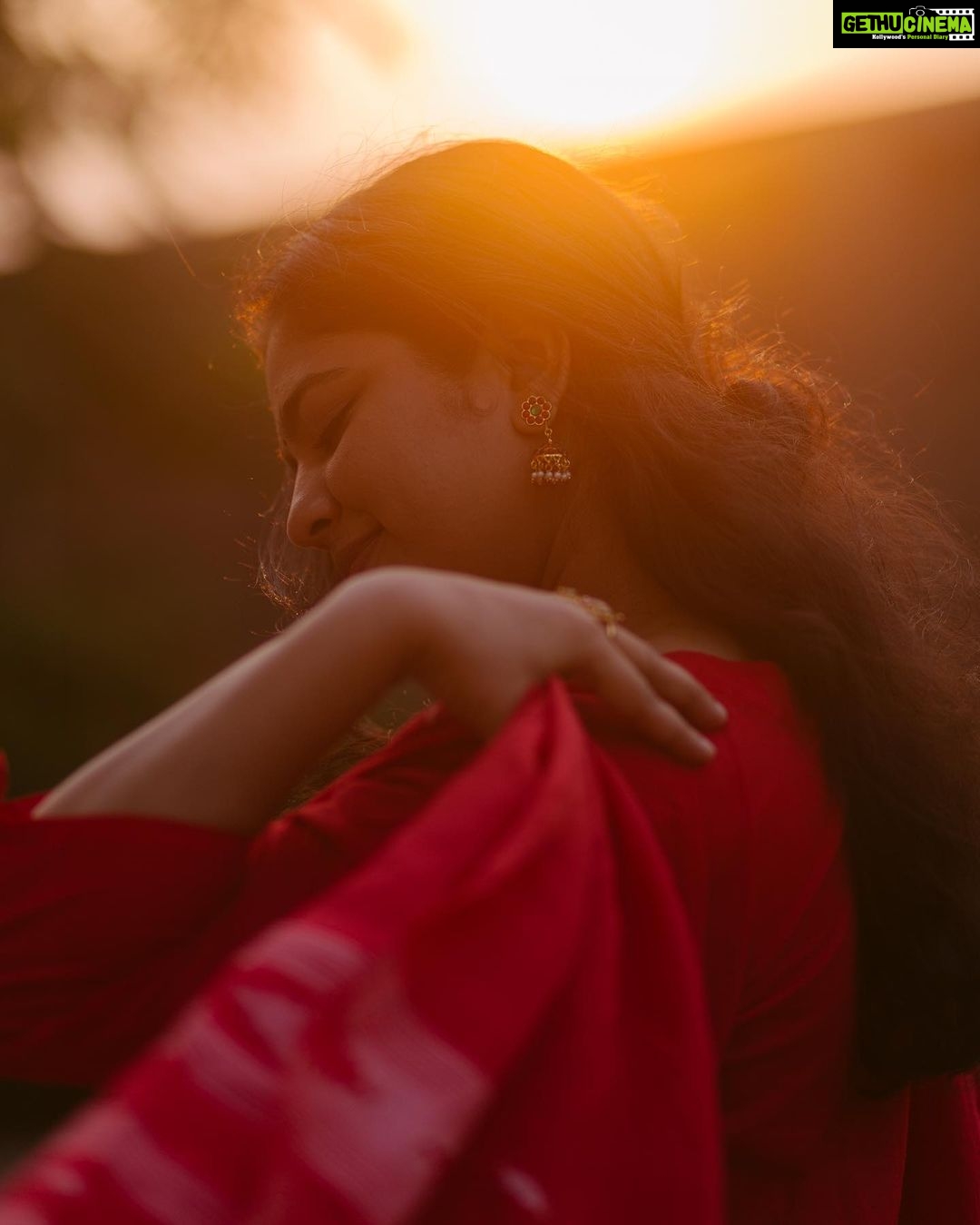 Srinda Instagram - With @srindaa 🌺 Hair and make up @zara___makeover 🍂