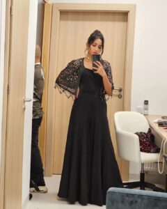 Srinidhi Ramesh Shetty Instagram - So it's a tiny tidy tuesday n while decluttering, I found some random mirror selfies in my gallery🙈 I wonder why was I clicking them though😅🤷🏻‍♀️ Are you one of those ppl too who click pictures but never upload or share anything anywhere🤭🤷🏻‍♀️ PS : The last pic, it's just me being the happiest😅🐒