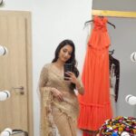 Srinidhi Ramesh Shetty Instagram - So it's a tiny tidy tuesday n while decluttering, I found some random mirror selfies in my gallery🙈 I wonder why was I clicking them though😅🤷🏻‍♀️ Are you one of those ppl too who click pictures but never upload or share anything anywhere🤭🤷🏻‍♀️ PS : The last pic, it's just me being the happiest😅🐒