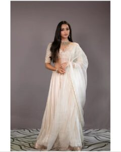 Srinidhi Ramesh Shetty Instagram - 🤍🦭 Outfit @sithara_kudige Jewelries @malabargoldanddiamonds Makeup @roshnisafir Hair @makeup_by_sandhyaprasain @the_hairstylist_lilly Photos @fotografia.co.in