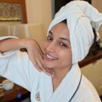 Srinidhi Ramesh Shetty Instagram - Alll my loveee to my nearest n dearestttt 🤍🌸 PS: additional happiness when it's a no makeup day 🫠