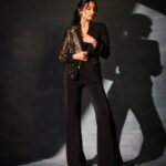 Srinidhi Ramesh Shetty Instagram - Black and a little bit of sparkle ✨️can never go wrong 🖤 Outfit @nikitamhaisalkar Makeup @ayeshasethstudio Hair @0hmygosh_josh Accessories @sataara19 @bharatg18 Pictures @rt_studioz Venue Partner @thelalitmumbai @livafashionin @missdivaorg Don’t forget to watch the Grand Finale of LIVA Miss Diva 2023 on 9th Sep only on @officialjiocinema , our exclusive streaming partner ✨ #LIVAMissDiva2023 #GrandFinale ✨️