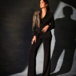 Srinidhi Ramesh Shetty Instagram - Black and a little bit of sparkle ✨️can never go wrong 🖤 Outfit @nikitamhaisalkar Makeup @ayeshasethstudio Hair @0hmygosh_josh Accessories @sataara19 @bharatg18 Pictures @rt_studioz Venue Partner @thelalitmumbai @livafashionin @missdivaorg Don’t forget to watch the Grand Finale of LIVA Miss Diva 2023 on 9th Sep only on @officialjiocinema , our exclusive streaming partner ✨ #LIVAMissDiva2023 #GrandFinale ✨️