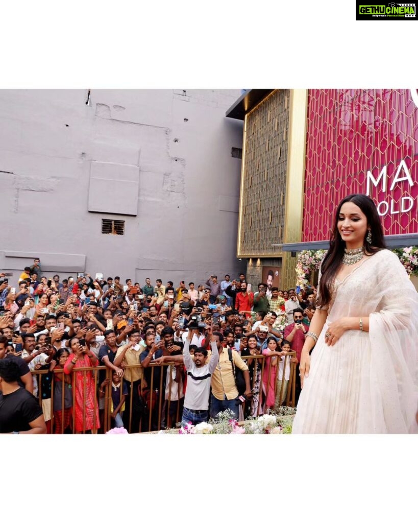 Srinidhi Ramesh Shetty Instagram - Congratulationsss @malabargoldanddiamonds ✨️ Yet another enhanced ambiance & a beautiful experience store, Marathahalli in our very own Namma Bengaluru 🌸🤍 And to my lovely people, thank you for being there ✨️ meeting u all made me truly happy 🤍