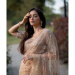 Srinidhi Ramesh Shetty Instagram – ✨️🌿🫶🏻

Saree @taruntahiliani
Stylist @niru05_raghupathy
Accessories @sonisapphire
Photos @kroplaczasu
Hair @mk_fryzjer 
Makeup @nam.cosmetics