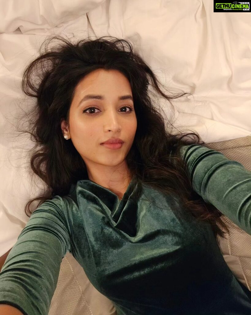 Srinidhi Ramesh Shetty Instagram - Hitting the bed! Literally 😴