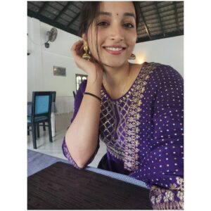 Srinidhi Ramesh Shetty Instagram - That's my 'waiting for the food' face 🫡🍛🪻