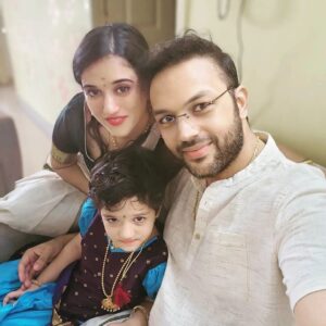 Sriranjani Sundaram Instagram - Light, Love and Laughter #deepavali2022

இனிய தீபாவளி நல்வாழ்த்துக்கள்
- Amit, Sri, Veda