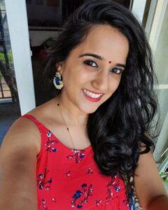 Sriranjani Sundaram Instagram - இனிய பொங்கல் நல்வாழ்த்துக்கள்! 
மனம், குணம், பணம் எல்லாம் செழிய வாழ்த்துக்கள் !!! 
சூரியன், உழவன், மருத்துவன் எல்லோருக்கும் நன்றிகள்!!!
#stayhomestaysafe #பொங்கல்2022