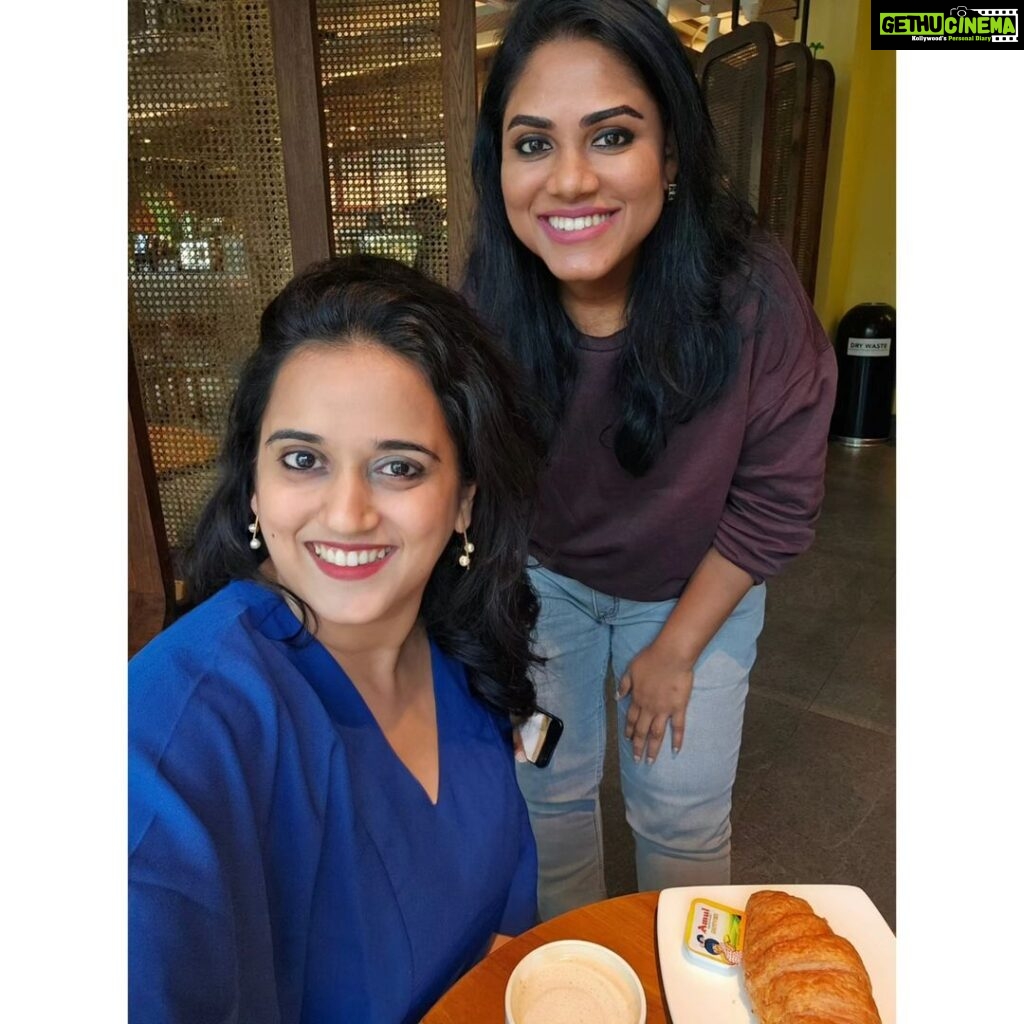 Sriranjani Sundaram Instagram - Happy Bday to one of the most generous people that I know! A mentor who can also be mental with you :) A friend who can tell you what you want to hear and what you need to hear... And an inspiration for holistic success :) @kavithajaubin SO privileged to be your friend and you defy age!!!