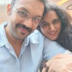 Sriranjani Sundaram Instagram - How to impress your crush Step by step process... #amitbhargav #sriranjani #couples #couplevideos