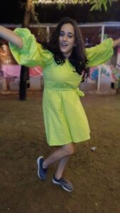 Sriranjani Sundaram Instagram - #Collaboration Hip hop pudikkuma? Then today is the day for you! @breezervividshuffle India’s Biggest Hip-Hop league is hosting its finale in just few hours! 
Watch the 4 league teams - @therajakumari Team Alpha, @srishtipatch Team Beta, @dinojms Team Delta,  and @dhanashree9 Team Gamma - battle it out to win the ultimate cash prize! 🔥🔥

Head to @insider.in and RSVP for free now! 

#BREEZERVividShuffle is India's biggest hip-hop league. They're here to #LiveLifeInColour and bring home the #VoiceOfTheStreets for Season 5.