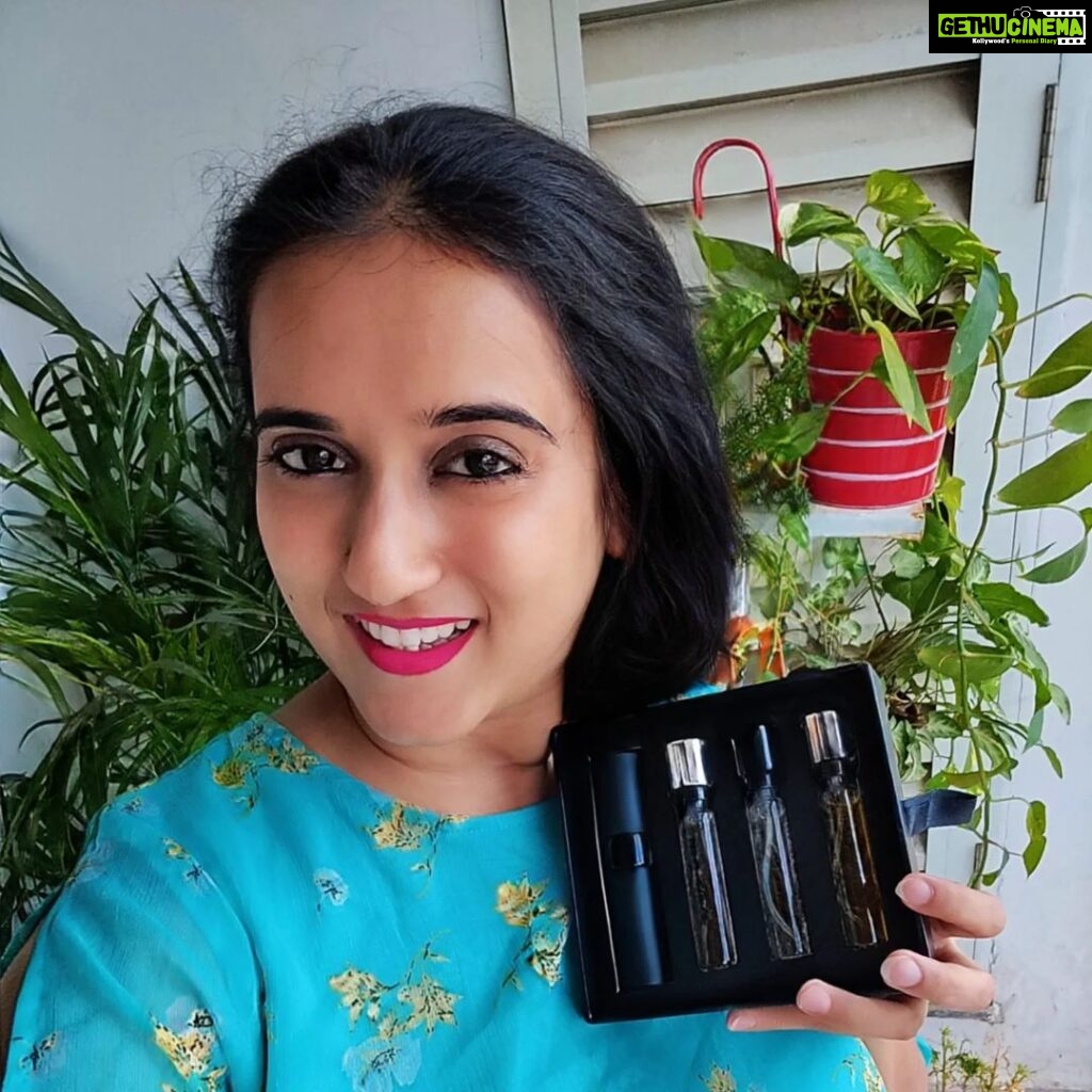 Sriranjani Sundaram Instagram - I love perfumes! Like looooove them!! And this time, I've a curation of fruity fragrances from @scent_vogue that I'll pamper myself with :) Thank you guys for the experience :) #pamperperfumeplay