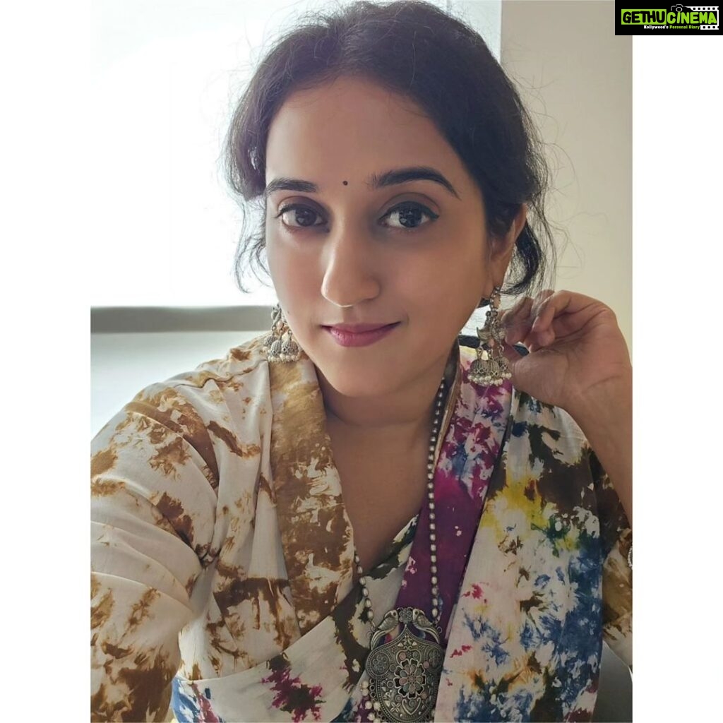 Sriranjani Sundaram Instagram - Count on my MIL @pnagachandra to find such a swag saree in a traditional silk house like @nallisilksarees !!! #sareelove #artsarees