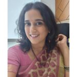 Sriranjani Sundaram Instagram - Nadhimeedhu sarugai pol un paadhai varugindren Karai thettri viduvaayo gadhi motcham tharuvaayo #lyricmania