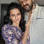 Sriranjani Sundaram Instagram - Idhu dhaan en rough and tough aana Kannadathu Paingili :) #ruggedboy #ruggedparrot P.S: pls note the clothes folding lakshanam