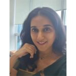 Sriranjani Sundaram Instagram - I remember impulse-buying a Bottle green from Rasi Silks way back in 2003! My love affair with this color still continues ;) #sareegram #sareelove