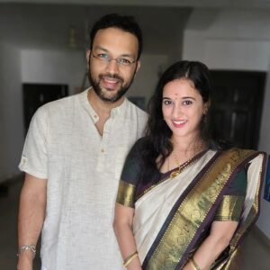Sriranjani Sundaram Instagram - Light, Love and Laughter #deepavali2022

இனிய தீபாவளி நல்வாழ்த்துக்கள்
- Amit, Sri, Veda