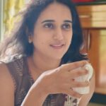 Sriranjani Sundaram Instagram - Sunday Morning Coffee with boo @realamitbhargav My only moment of peace all day tbh! #workingmoms #mbastudent #busytoddler