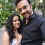 Sriranjani Sundaram Instagram - Dear handsome hubs @realamitbhargav Writing love letters is not new for us, but doing it on insta def is! #cheapthrills #sixandcounting here's six big thank yous! For putting up with my kitchen fails For your consideration and support towards my career and dreams For being an absolute rock and an ideal partner in parenting For pushing me to be better and do better For not letting either of us lose sight of who we are and what we want to be For being a die hard romantic and always putting a smile on my face Mmmmuuuuahhhh! #sixthanniversary