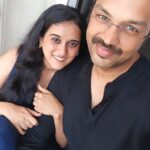 Sriranjani Sundaram Instagram - So many things i love about my wife that i made a song about it. 😆😆😝 #husbandwife #amitbhargav #sriranjani