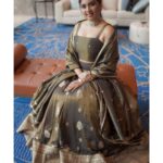 Srushti Dange Instagram - If you got eyes, look at me now 🫒 @swethaindiranstylist @sindira_by_swethaindiran @hairandmakeupbynive @vishaa_hairandmakeup @camerasenthil @fineshinejewels
