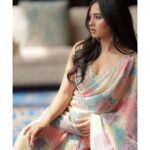Srushti Dange Instagram - 🕊️ @swethaindiranstylist @sindira_by_swethaindiran @vishaa_hairandmakeup @hairandmakeupbynive @anu_hairstylist_sareedrapist @camerasenthil @fineshinejewels