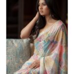 Srushti Dange Instagram - 🕊️ @swethaindiranstylist @sindira_by_swethaindiran @vishaa_hairandmakeup @hairandmakeupbynive @anu_hairstylist_sareedrapist @camerasenthil @fineshinejewels