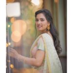 Srushti Dange Instagram - You’ve got something they don’t 🌟✨🦋 @hairandmakeupbynive