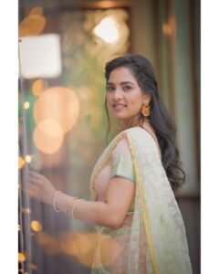 Srushti Dange Instagram - You’ve got something they don’t 🌟✨🦋

@hairandmakeupbynive