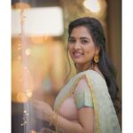 Srushti Dange Instagram - You’ve got something they don’t 🌟✨🦋 @hairandmakeupbynive