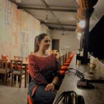 Srushti Dange Instagram - We’re such a “look at the sunset 🌅 & look at the moon 🌙“ kinda Girls 👯‍♀️ Coffee date with @puraniii