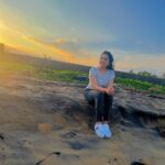 Srushti Dange Instagram - Mentally at the beach 🏖️ 🌊☀️ but in my case physically too 🙃🌤️🌈🫧☔️